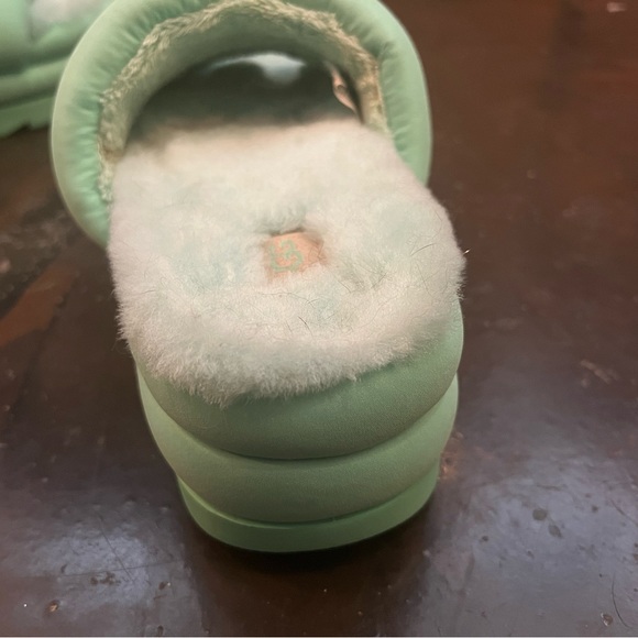 Light emerald green maxi slides slipper comfy fur lined platform by Ugg size 8 - Picture 10 of 14